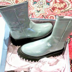 Very Cool Seychelles Last Chance Ankle Lug Boots